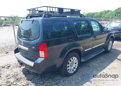 2010 Nissan Pathfinder Le z USA, uszkodzony, nr VIN 5N1AR1NB3AC615762